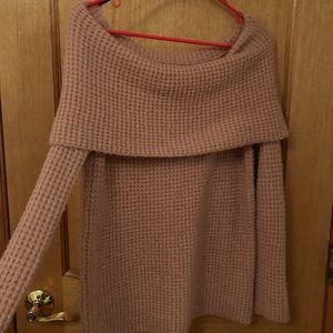Light pink off shoulder cozy sweater! (TAGS)